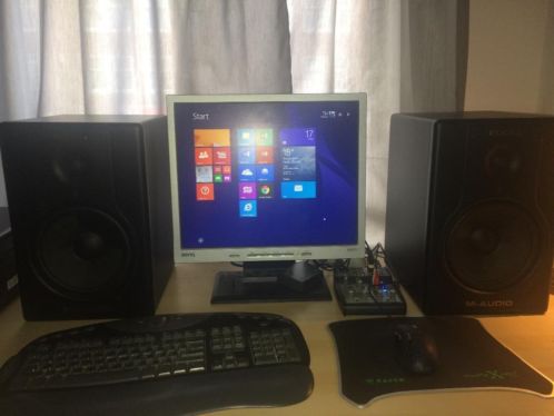 Gaming PC  BenQ 19 inch Monitor  Toetsenbord en Muis
