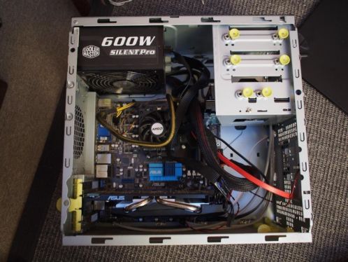 Gaming PC Quadcore 8gb Radeon HD8650 250gb SSD