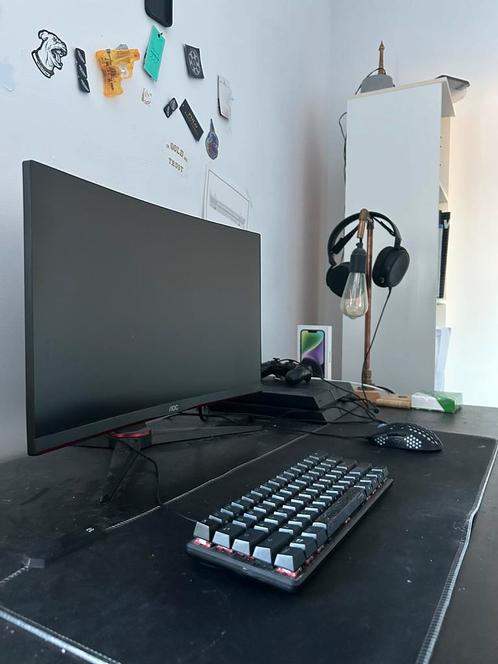 Gaming set (monitortoetsenbord en muis)