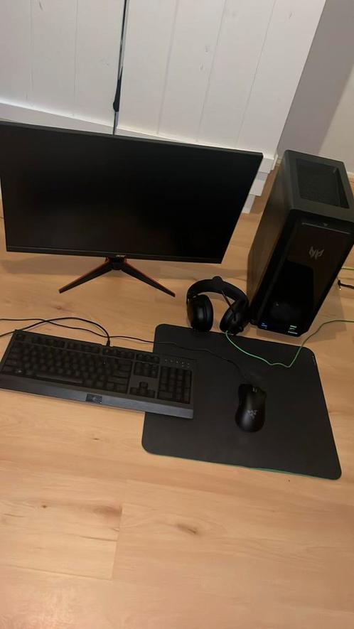 Gaming setup pc-monitor-keyboard-muis-headset-muismat