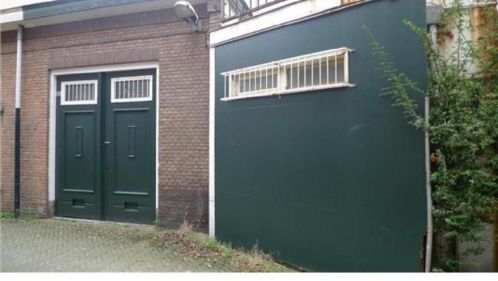 Garage box te huur per direct midden in het centrum van den 