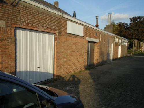 Garage opslaagplaatsbedrijfsruimte te huur in Eindhoven
