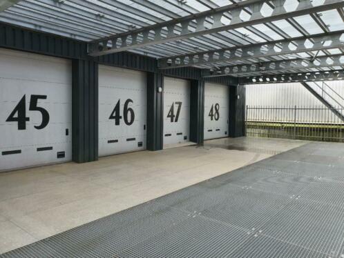 Garage  opslagruimte Amersfoort oppervlakte 9x4 meter, 3.7m