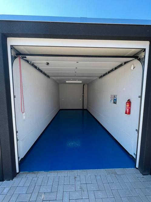 Garagebox 21m2 met alarm op beveiligd terrein met sanitair