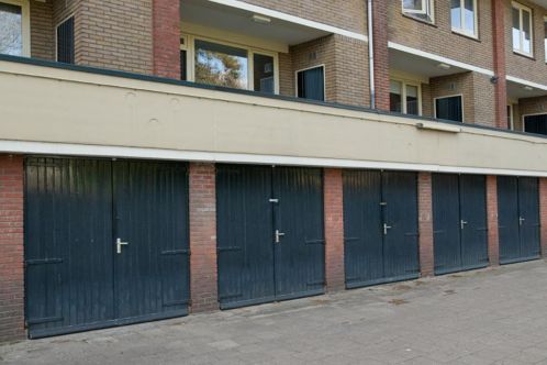 Garagebox aan de Oldenzaalsestraat in Enschede te koop.