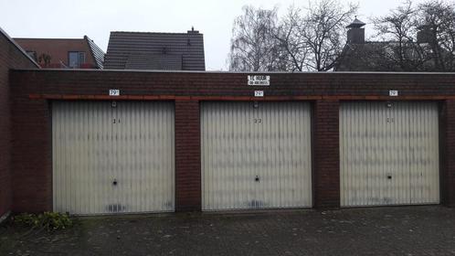 Garagebox Boulevard Roosendaal te huur op afgesloten terrein