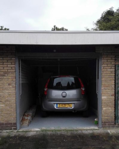 Garagebox in Maassluis met electra