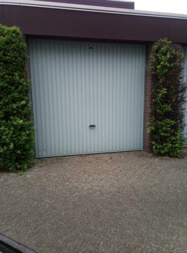 Garagebox te huur in Eindhoven, perfecte ontsluiting op A50