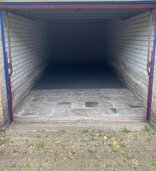 Garagebox te huur in Hoorn, betreft 2 garaxeboxen
