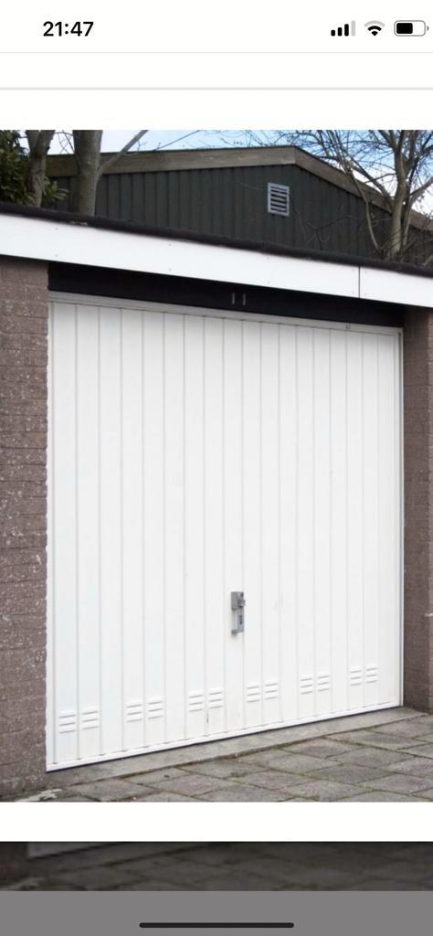 Garagebox Uitgeest te huur met stroom