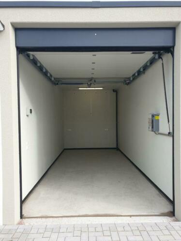 Garagebox XL loods box Te Huur Heemstede 250,- p.mnd ex BTW
