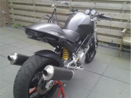 Gave Ducati Monster M620 IE Dark (mat zwart)