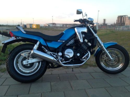 GAVE FZX700 FAZER met FZR 1000 blok (MINI VMAX)