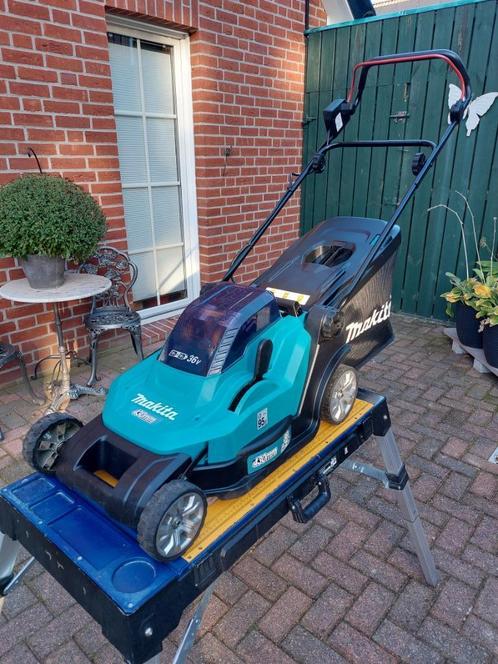 gazonmaaier Makita DLM432PT2