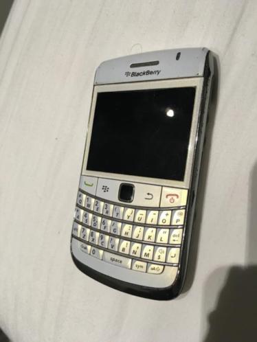 Gebruikte blackberry bold 9700 te koop.