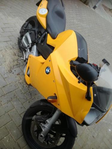 Gele BMW F800S