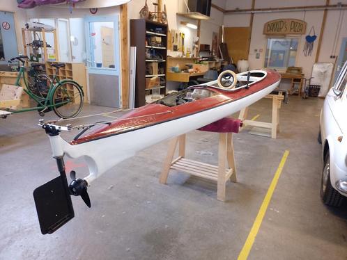 Gemotoriseerde kano  kajak met motor