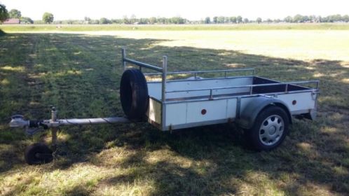 Geremde aanhanger aanhangwagen enkelasser