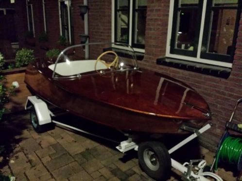 Gerestaureerde speedboot