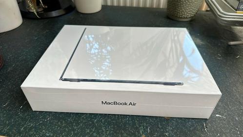 Geseald - MacBook Air M2 13.6 inch 8 gb ram 256 gb ssd