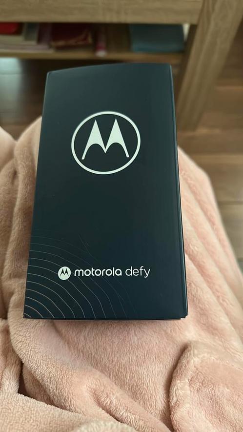 Geseald Motorola Defy 2021 64GB Groen met factuur
