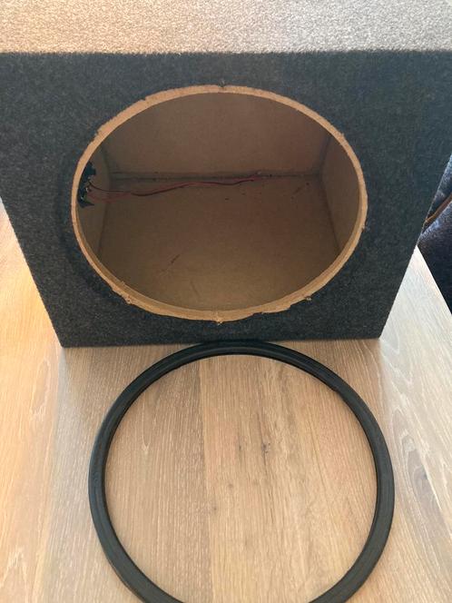 Gestoffeerde subwoofer behuizing