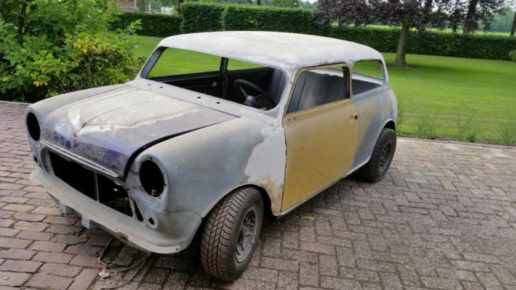 getop chopped Mini Clubman 1974 met schroef set