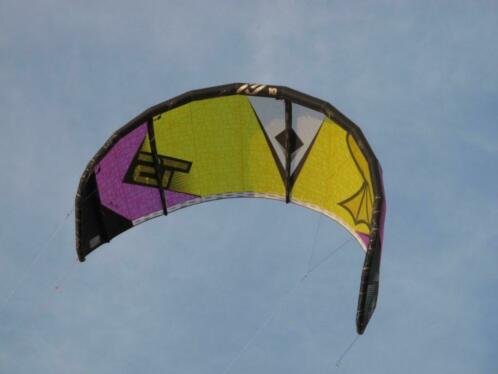 Gevraagd Best TS 2012 10m geelamppaars kite only