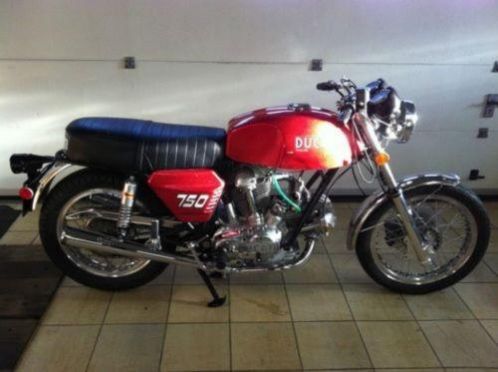 Gevraagd Ducati ,Laverda motorfiets. Gevraagd