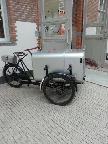 gevraagd ouderwetse bakfiets van straatvegers