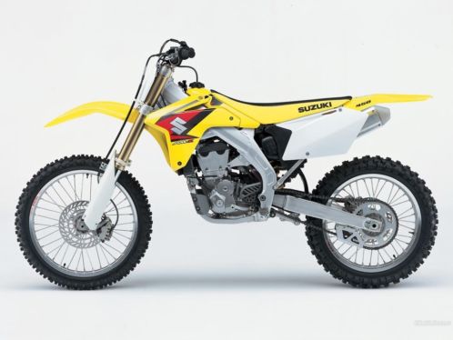 gevraagd suzuki rmz 450 rijwiel gedeelte of motorich defect 