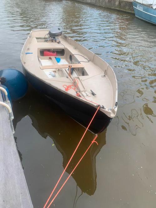 Gevraagd zeilen, beslag en mast voor een Cornish coble