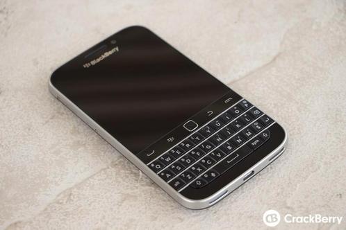 Gezocht BlackBerry met werkende whatsapp