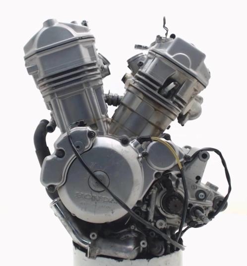 Gezocht (defecte) XRV750 XL650 motorblok enof carburateur