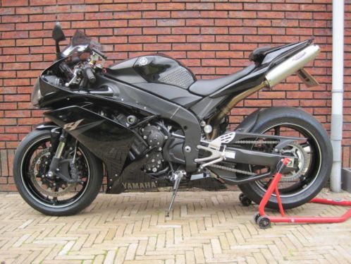 Gezocht R1 2007 2009 YZF zwart yamaha motor compleet kleur R