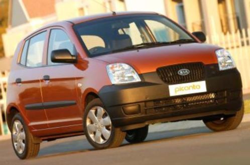 gezocht Voor bumper Kia Picanto Kleur oranje model 2004