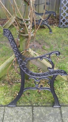 Gietijzeren tuinmeubels