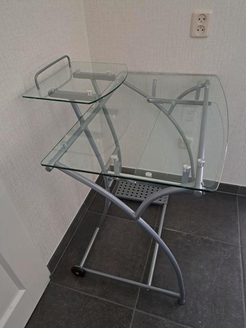 Glazen computertafel