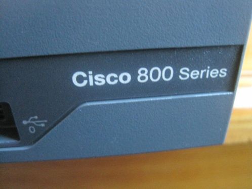 Gloednieuwe Cisco 886G-K9 router 3G