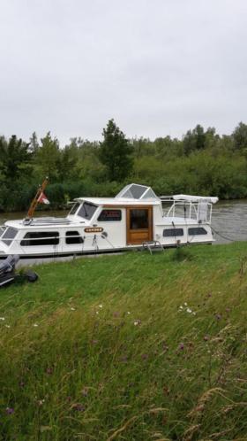 Goed Onderhouden Motorkruiser Lengte 9.30 meter breedte 3 