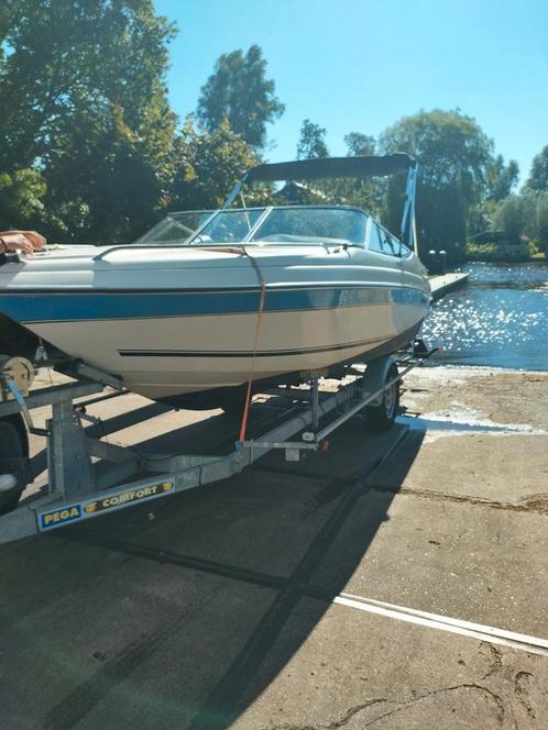 Goed onderhouden speedboot 135pk mercruiser met trailer