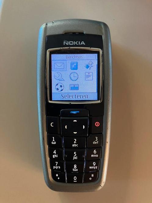 Goed werkende Nokia model 2600 met oplader