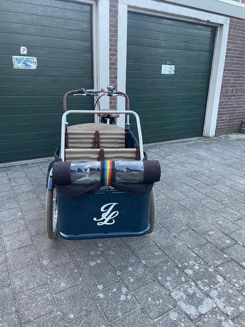 Goede Johnny Loco bakfiets met regenkap en bagagedrager