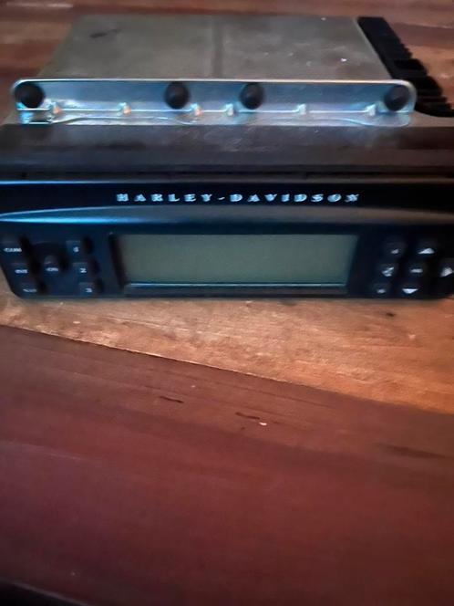 Goede radio met cd speler, komt van mn streetglide