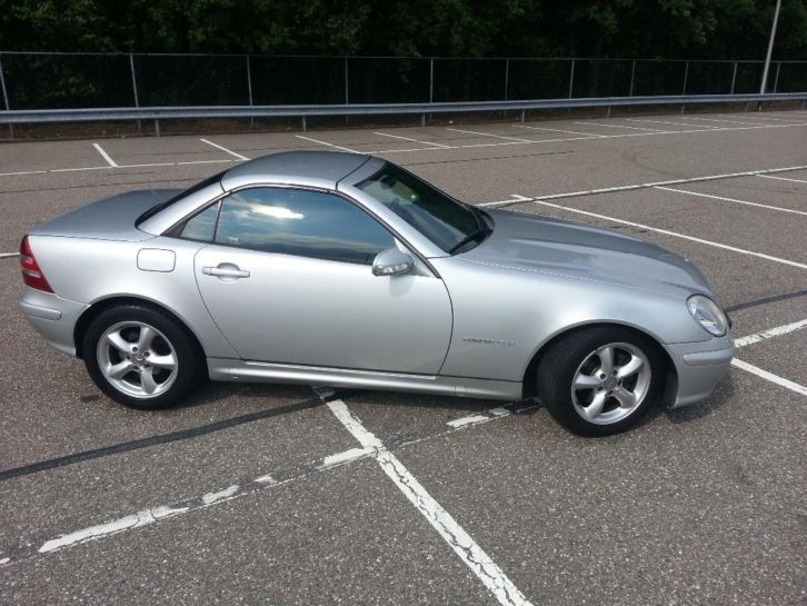  goedkopste model 2001 Mercedes SLK 2.0 Cabrio Kompr grijs