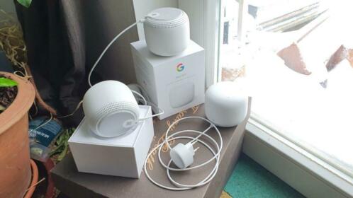 Google Nest Wifi points