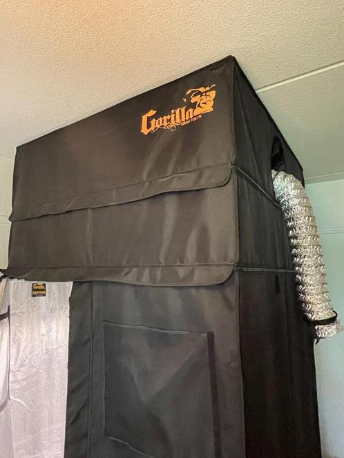 Gorrila Grow Tent 4x4 - (120x120x210) w 320W Quantum LED