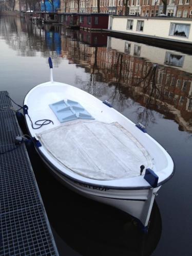 Grachten sloep met zonnedek