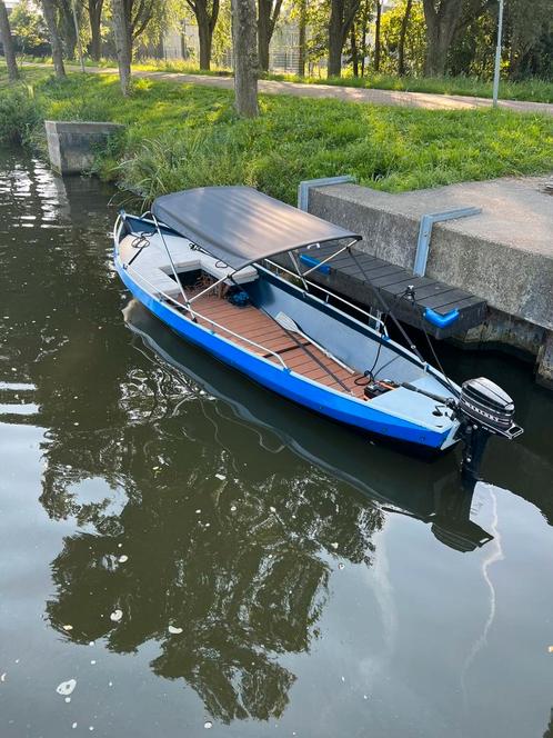 Grachtenboot , punter ,stalen sloep.Trailer, motor.