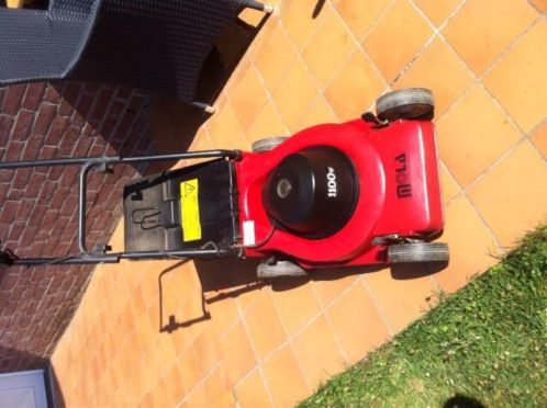 Grasmaaier 35cm. 1100 watt